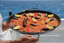 Segeln Sie zur Insel Tabarca und kosten Sie eine hausgemachte Paella an einem idyllischen Ort